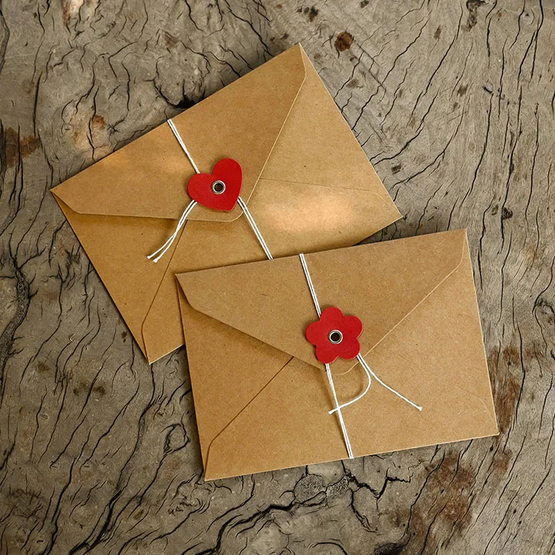 50pcs Kraft Envelope 200g Paper 16.1x11.4cm Wedding Invitations Business Supplie Postcard Giftbox Packaging Storage Stationery