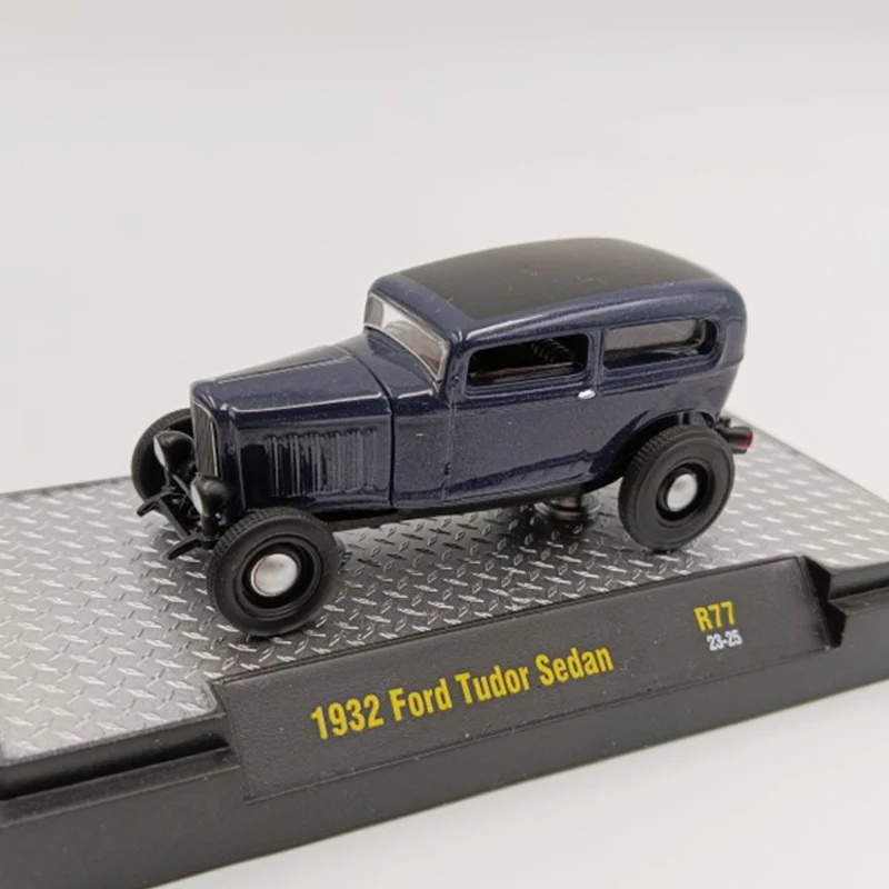 

M2 Diecast Alloy 1:64 Scale 1932 Ford Tudor Sedan Vintage Cars Model Adult Toys Classics Collection Souvenir Gift Static Display
