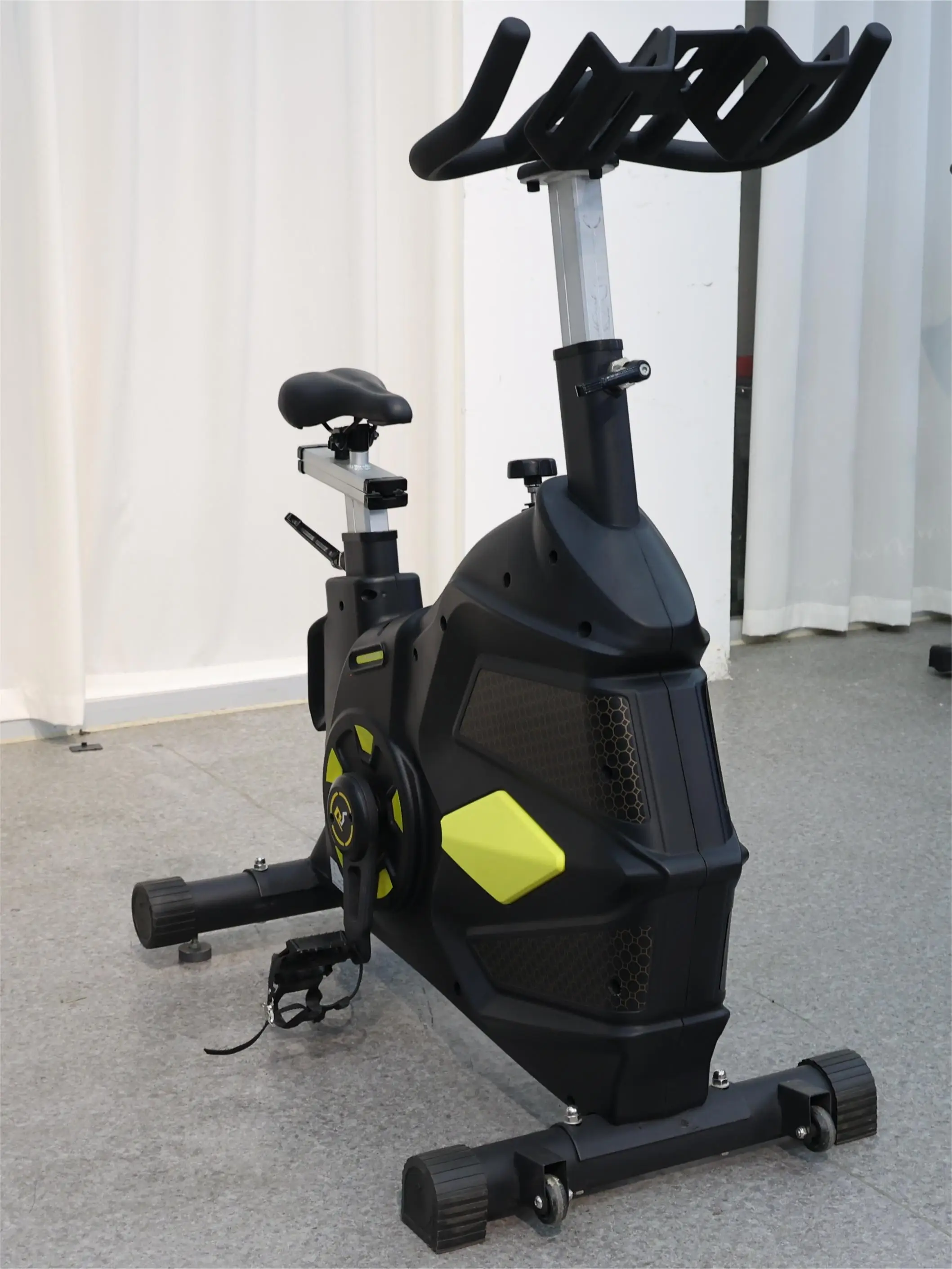 

Spinning Bike Indoor Cheap Commercial Fitness Bike Fitness Exercise Bike Indoor Sports Equipment Gym Equipment Spinning Bike