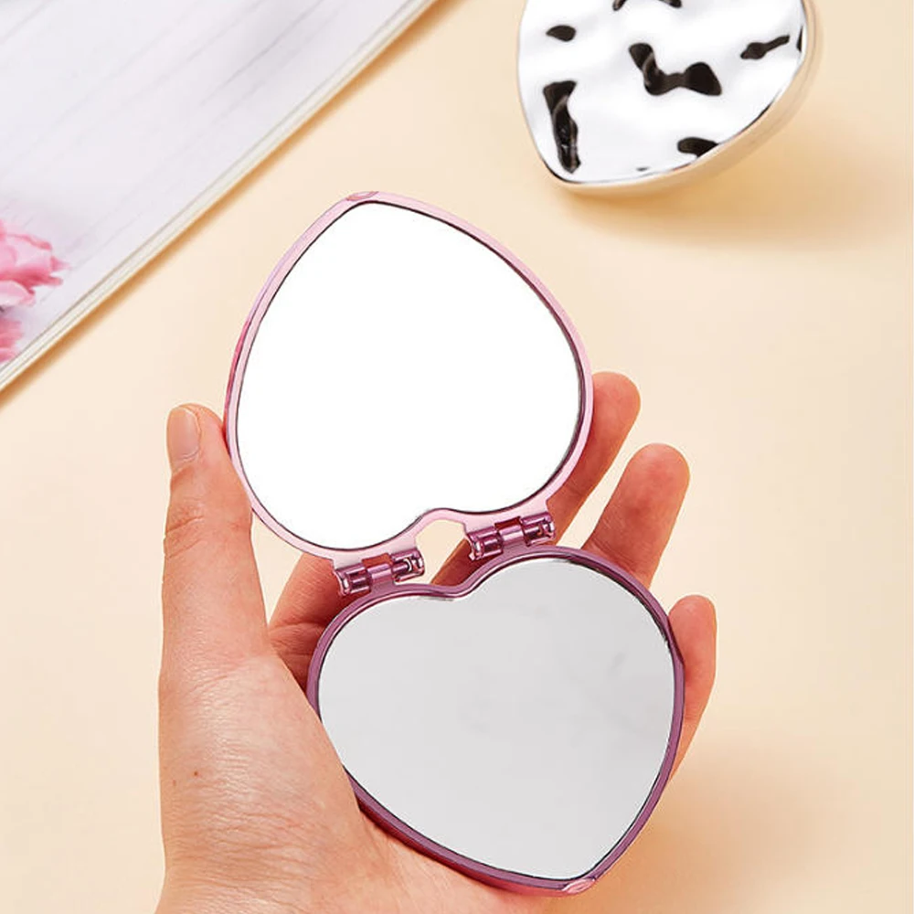 미니 하트 모양 접이식 메이크업 거울 미니 포켓 휴대용 여행용 거울 자석 잠금장치 양면 화장 거울