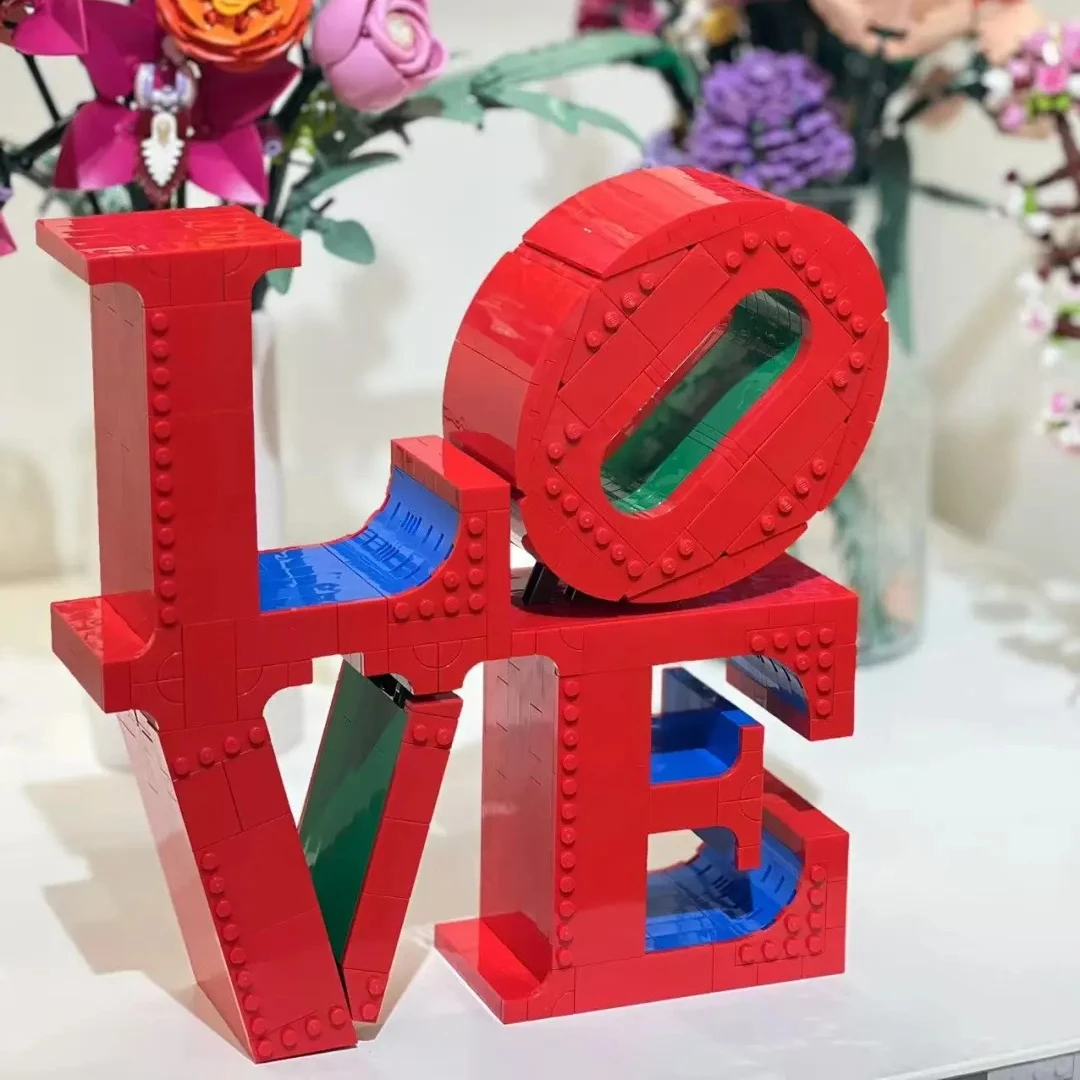 MOC 791pcs Creative Compatible Crafts LOVE Sculpture Art Model Building Blocks