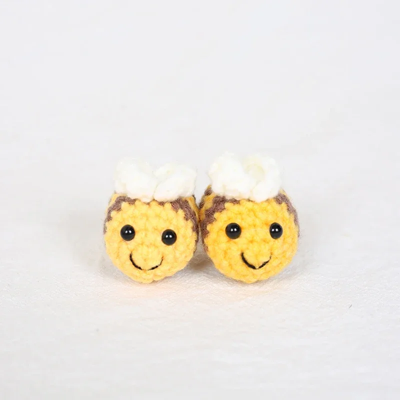 Knitting Bee Keychain Pendant Fashion Funny Bees Keyring Exquisite Backpack Decoration Accessories Gifts Novelty Creative Cute