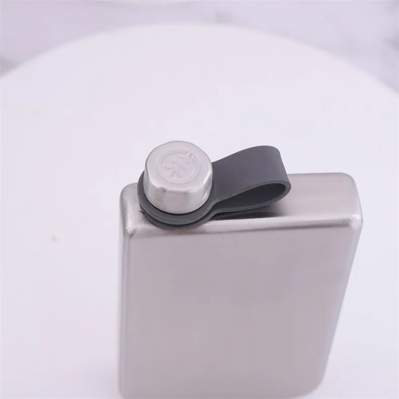 Description Picture 6 of item9oz Portable Pocket Hip Flask Outdoor Travel Stainless Steel Wine Bottle Flask Whiskey Wine Pot Metal Alcohol Flasks Men