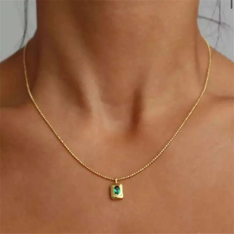 

2022 New Fashion Women Temperament Oval Emerald Square Pendant Necklace Women Sexy Party Stainless Steel Beads Chain Necklace