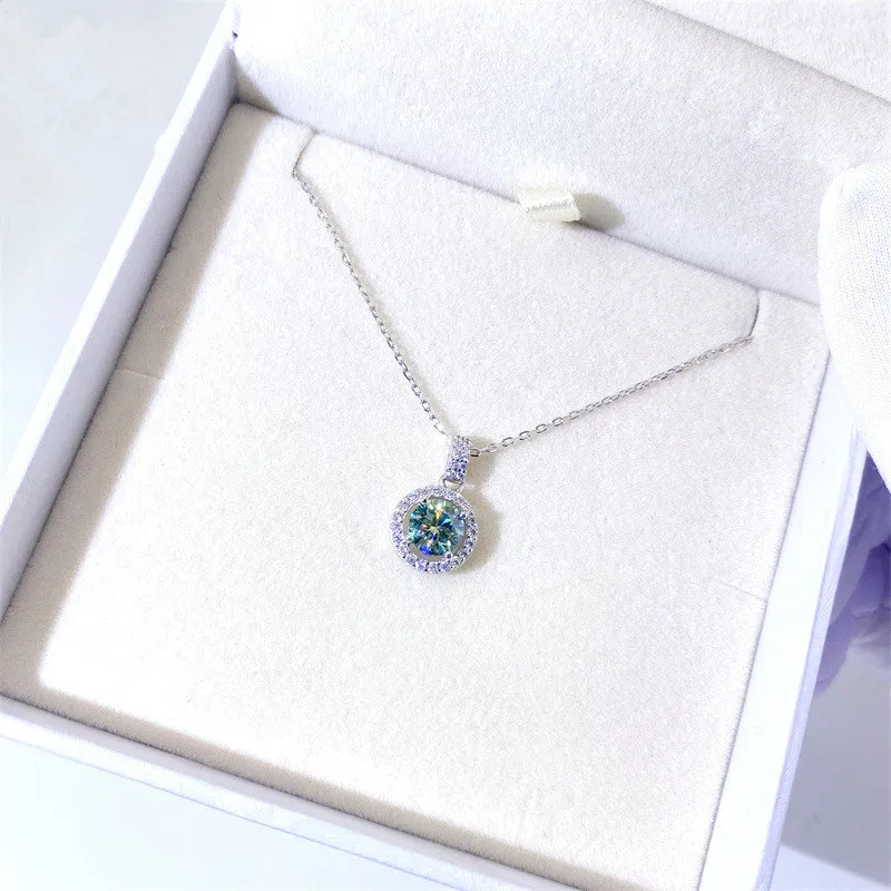 Collier en argent S925 avec pendentif en moissanite bleu vert pour femme, test de diamant réussi, super brillant, 1 carat, bijoux, cadeau d'anniversaire_voghion.com