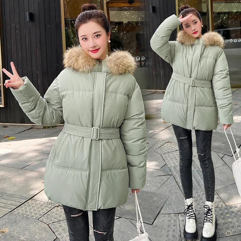

Новая пуховая куртка с капюшоном и меховым воротником, женская зимняя короткая куртка с хлопковым подкладом, свободная Корейская куртка с поясом