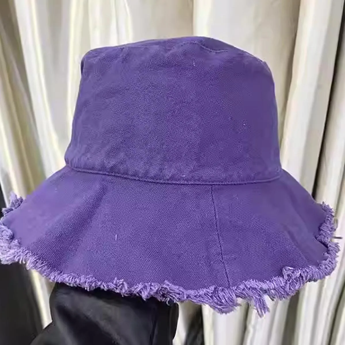 New Frayed Edge Bucket Hat Japanese Style Solid Color Denim Fisherman Hat Women's Sun Hat Fashionable Frayed Washed Canvas Hat for Shopping, Hiking, Camping, and Leisure