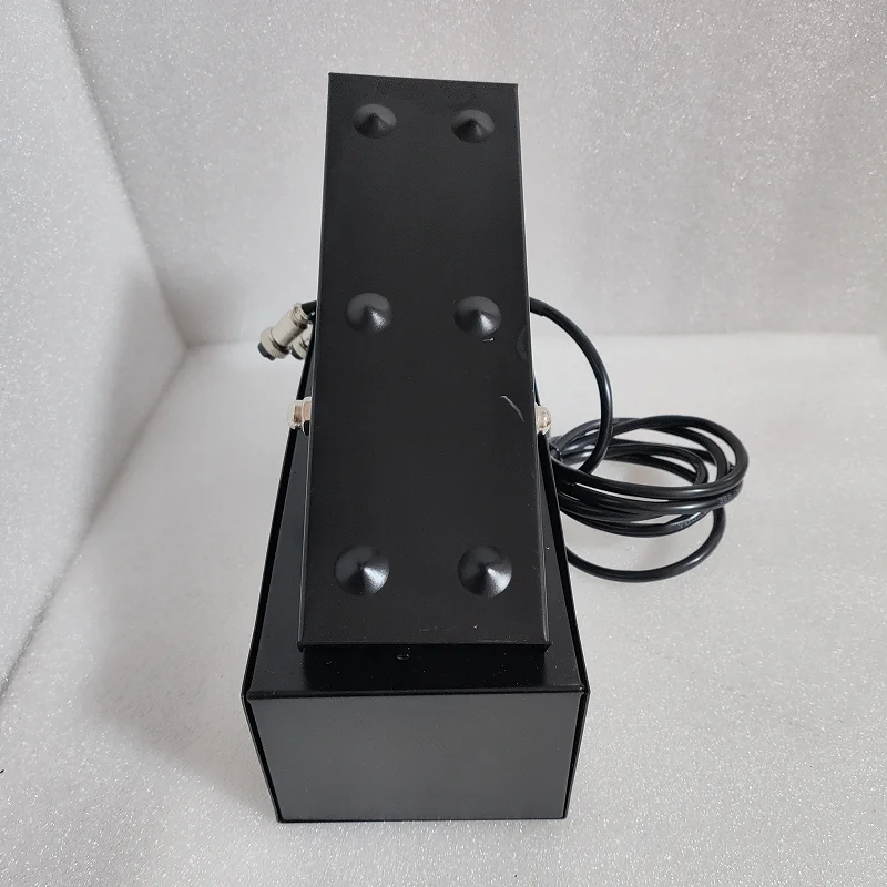 TIG Welding Foot Pedal 2 + 3 Pins Connector Remote Control Current Stepless Adjust Switch for TIG Welding Machine 1.9M 5