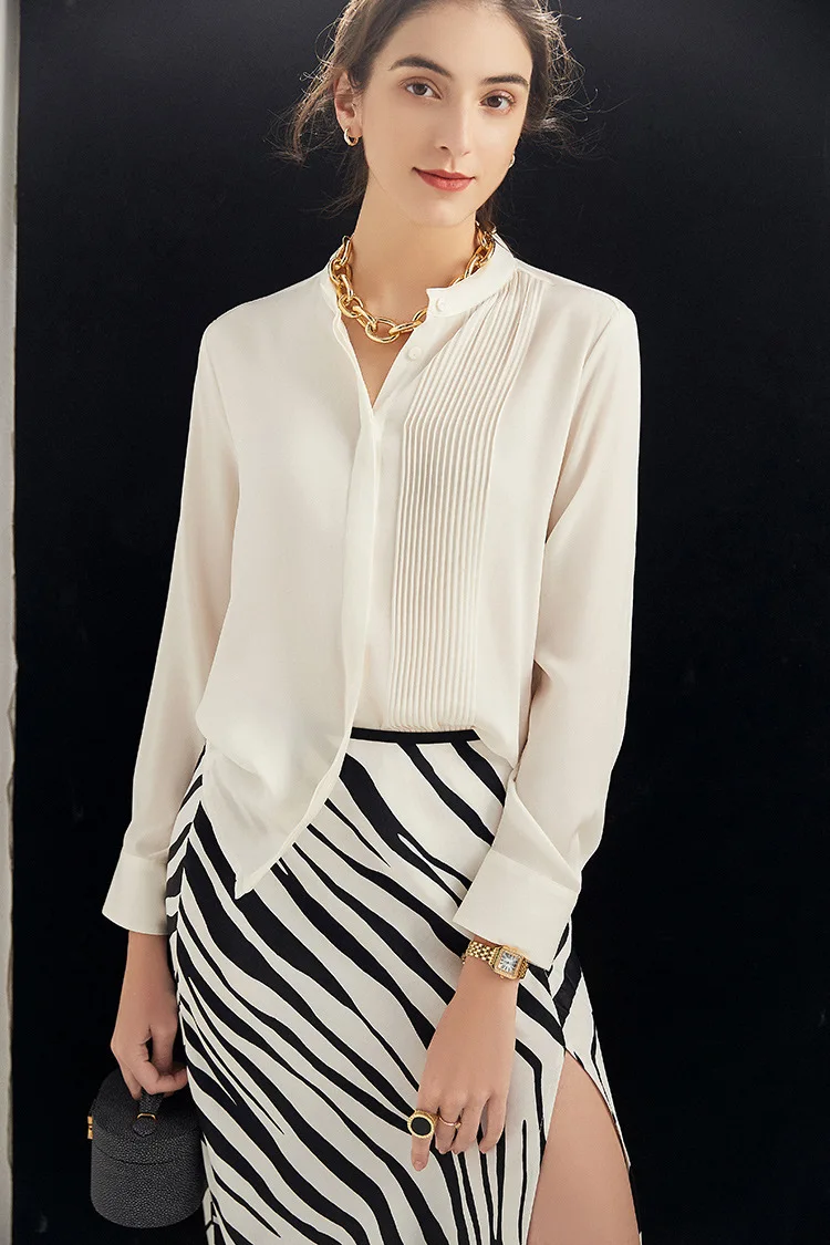 Рисунок 2 - Блузка женская однотонная с длинным