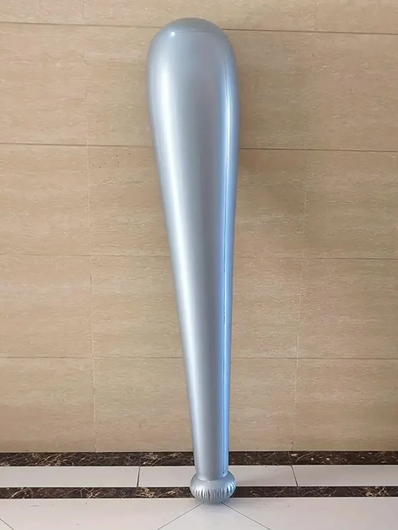 Ein riesiger aufblasbarer Baseballschläger, ein PVC-Sportthemen-Party-Requisit, geeignet für Geburtstage, Thanksgiving-Events und Feiern. – Detail 5