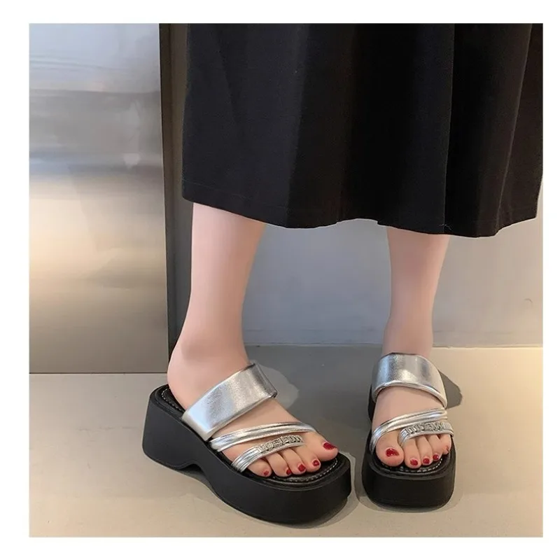 

2024 Summer Women Thick Bottom Sandals Flip Flops Sandals Beach Slippers Cute Flip Flops for Women with Wide Feet