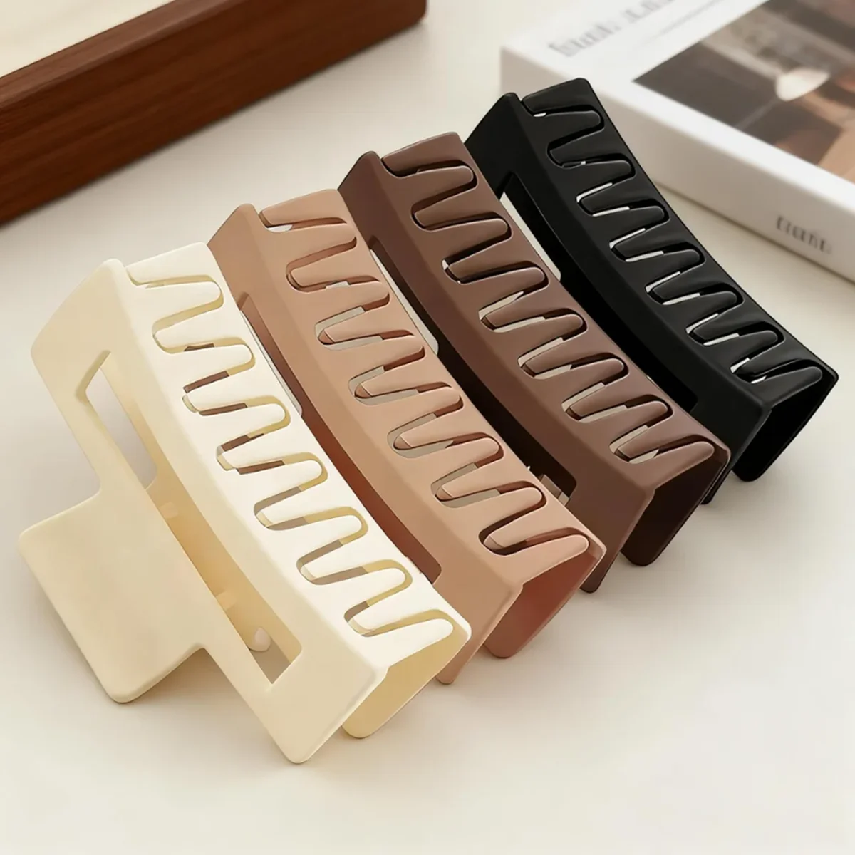 4-teiliges Set Haarklammern für Frauen und Mädchen, Kaffeebraun und Schwarz, Rutschfeste Krabben-Haarspangen, Modische Haaraccessoires, Geschenke – Detail 1
