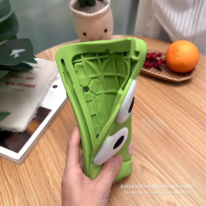 Children's Silicone Tablet Protective Case with Kerokerokeroppi Design