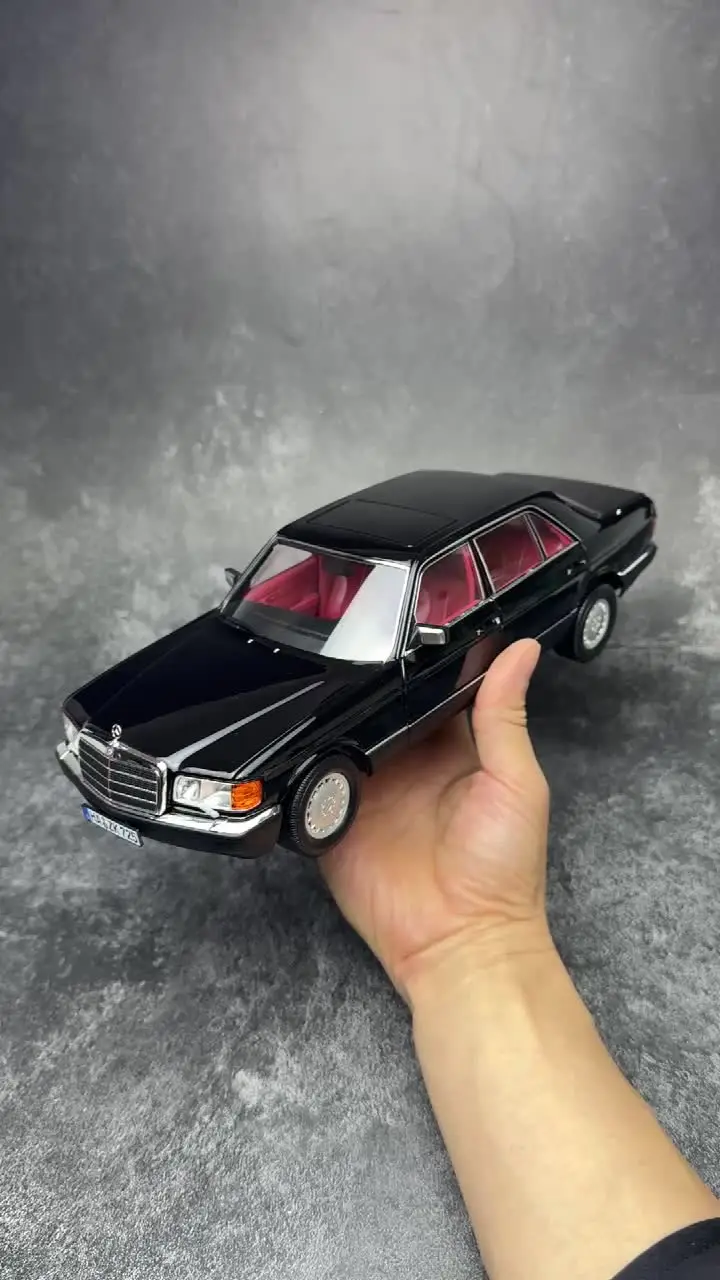 NOREV Cast Model 1/18 BEN. 560sel - Black - 1979 - S-Class w116