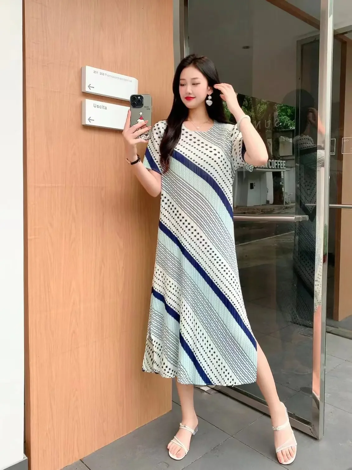 

Женское плиссированное платье миаке, элегантное модное платье с креативным принтом в стиле ретро с круглым вырезом и короткими рукавами, Новинка лета 2024