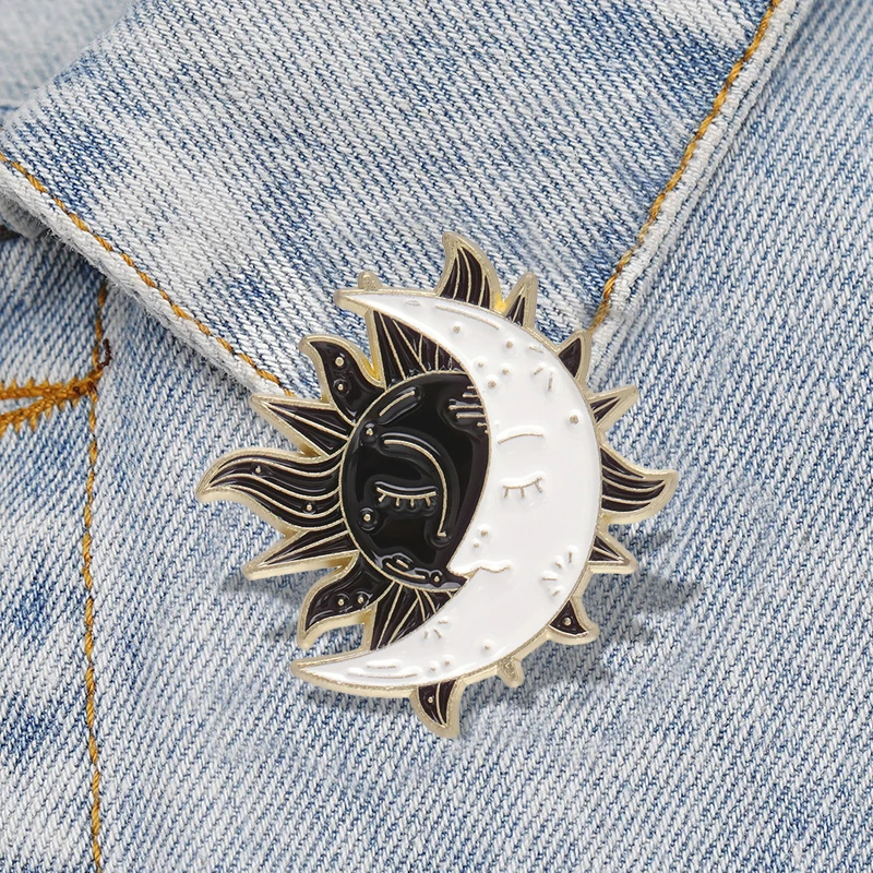 

Эмалированные значки Sun And Moon, черные и белые броши на заказ, Значки для лацканов в стиле панк, ювелирный подарок для возлюбленных для друзей