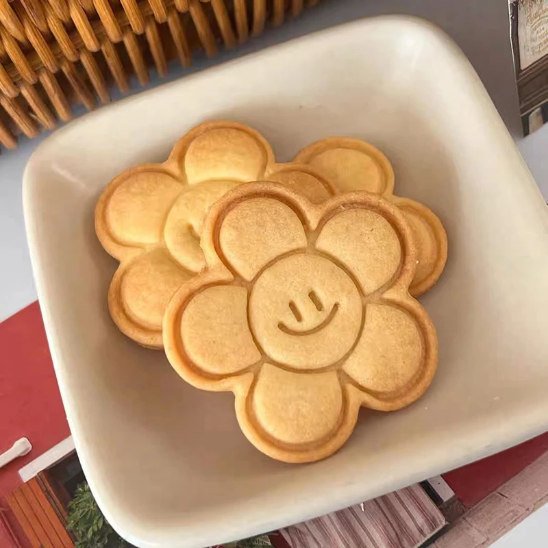 Lovely Flower Cookie Cutter Baby Shower Embossed Dessert Fondant Sugarcraft Baking Mould Plastic Biscuits Pastry Press Stamp