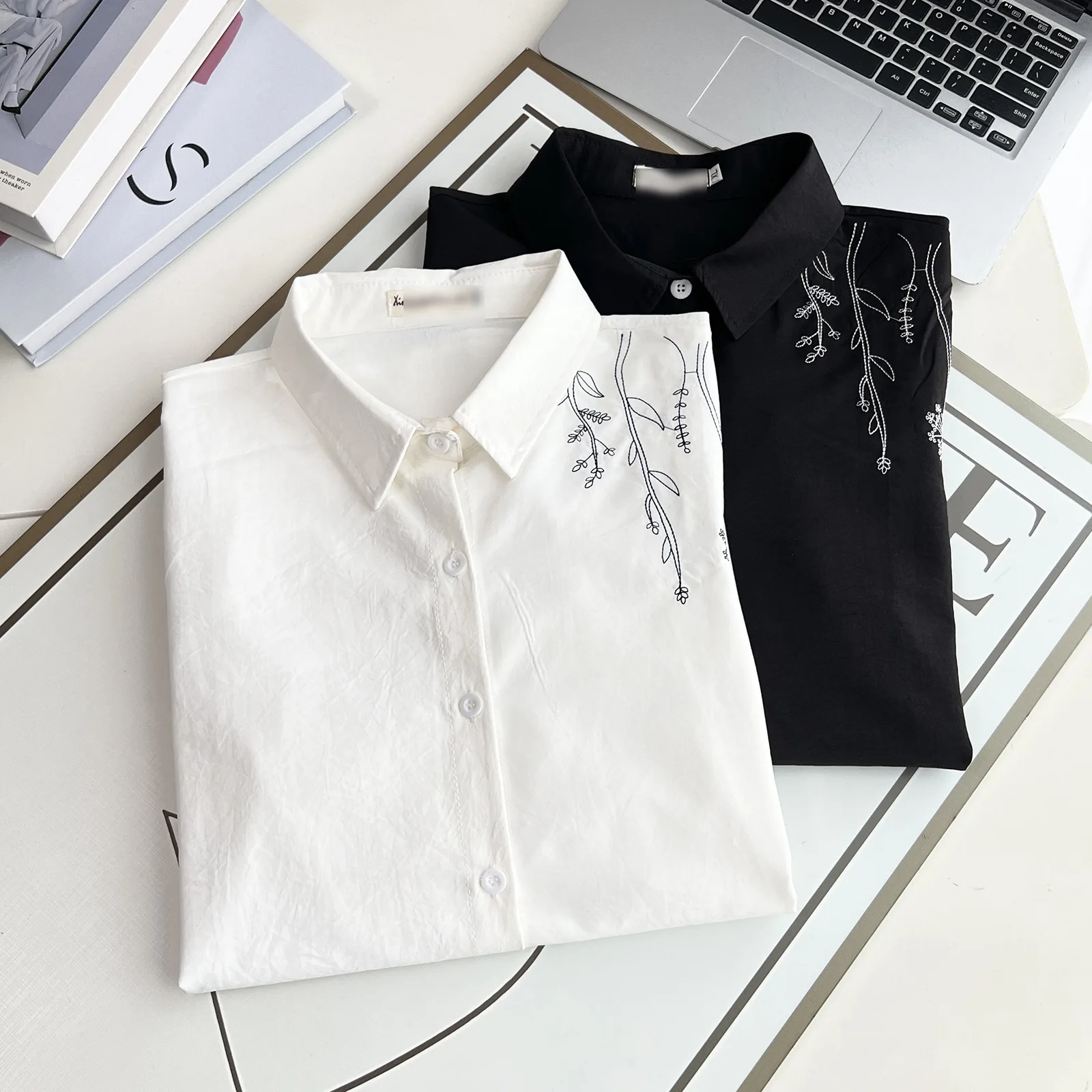 Fashion Plus Size Women's Blouses Autumn Artistic Style Embroidery medium-length Long Sleeve Shirt 8594