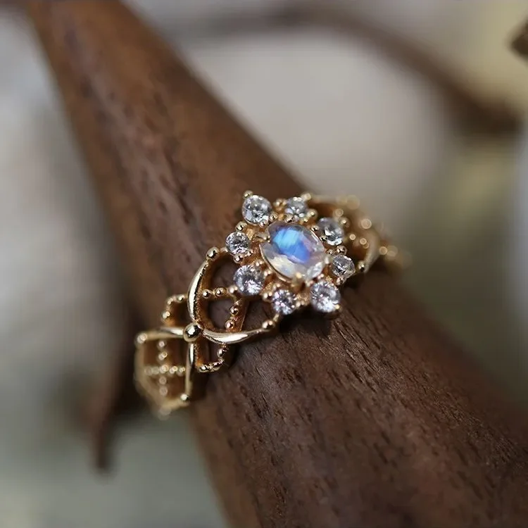 

Hot Selling S925 Sterling Silver Japanese Christmas Ring in Europe and America, Snow Crystal Moonlight Stone Mesh Lace Hollow