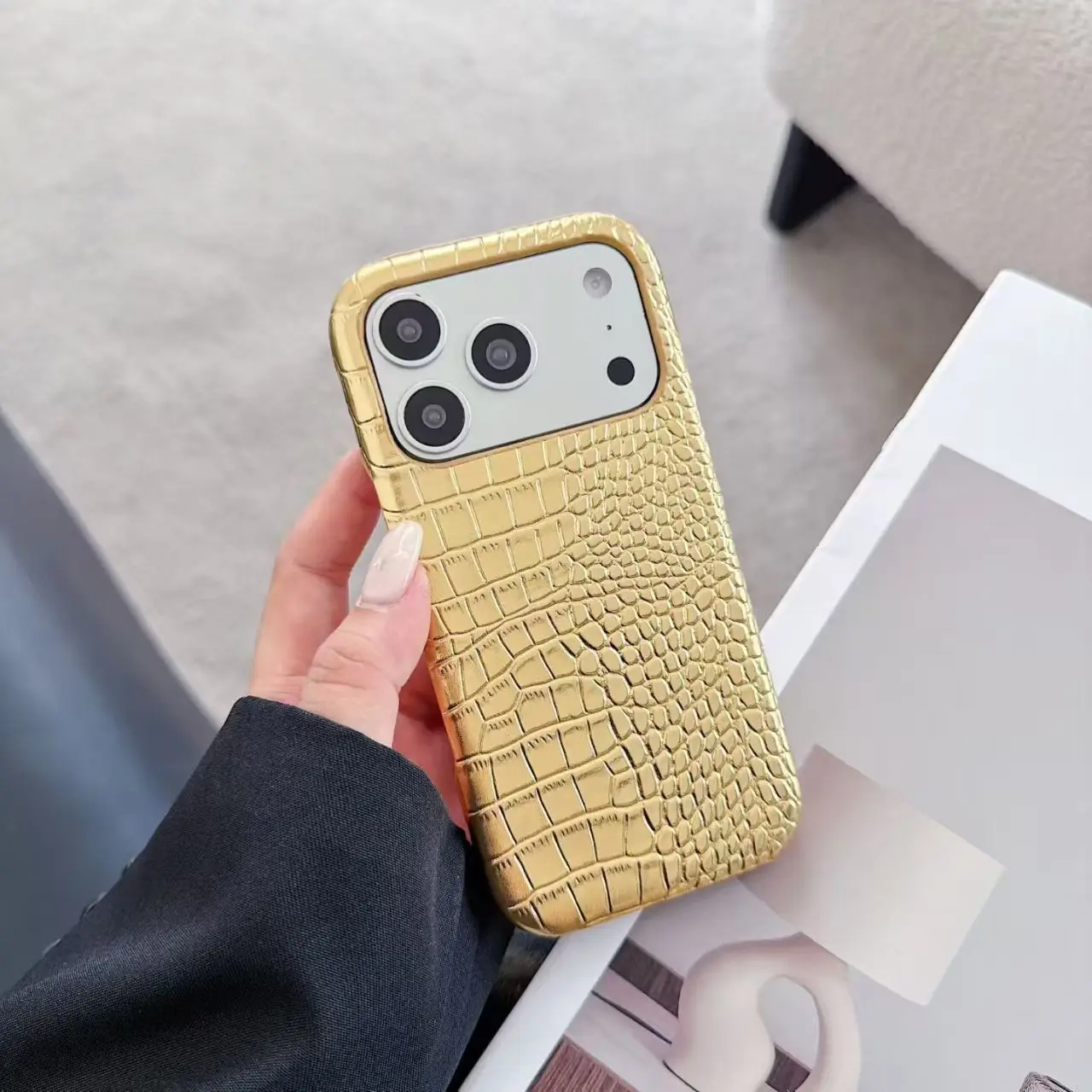 ตัวเลือกสินค้า เคส iPhone 17 Pro PU ลายจระเข้ หรูหรา ครึ่งหุ้ม