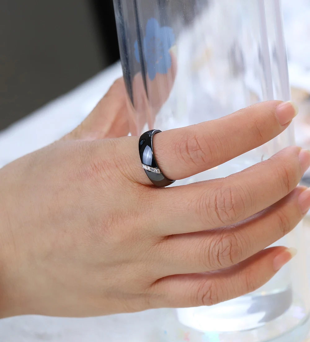 Wedding Rings Fashion White Black Ceramic Rings Women Smooth Surface Inlaid Zircon Stainless Steel Wedding Engagement Gift