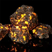 Cristaux de Yooperlite non raffinés, Pierre brute de Yooperlite, Pierres naturelles flamboyantes, Syénite avec Sodalite fluorescente 1