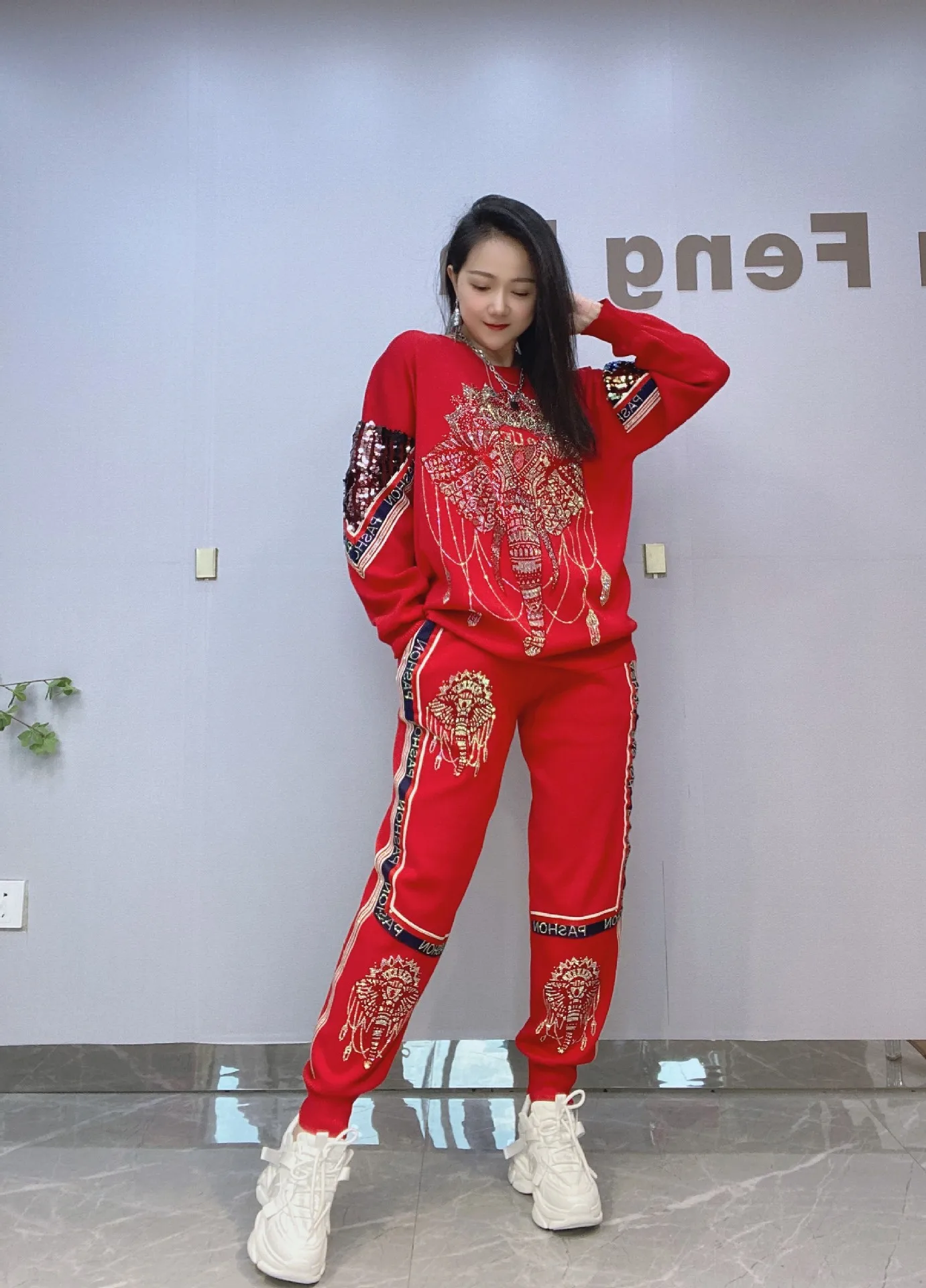 Two Pieces Sweater Set For Female Cartoon Sequins Tracksuit Plus Size Sweater Suit Knitting Kit Hot Diamond Two Piece Set