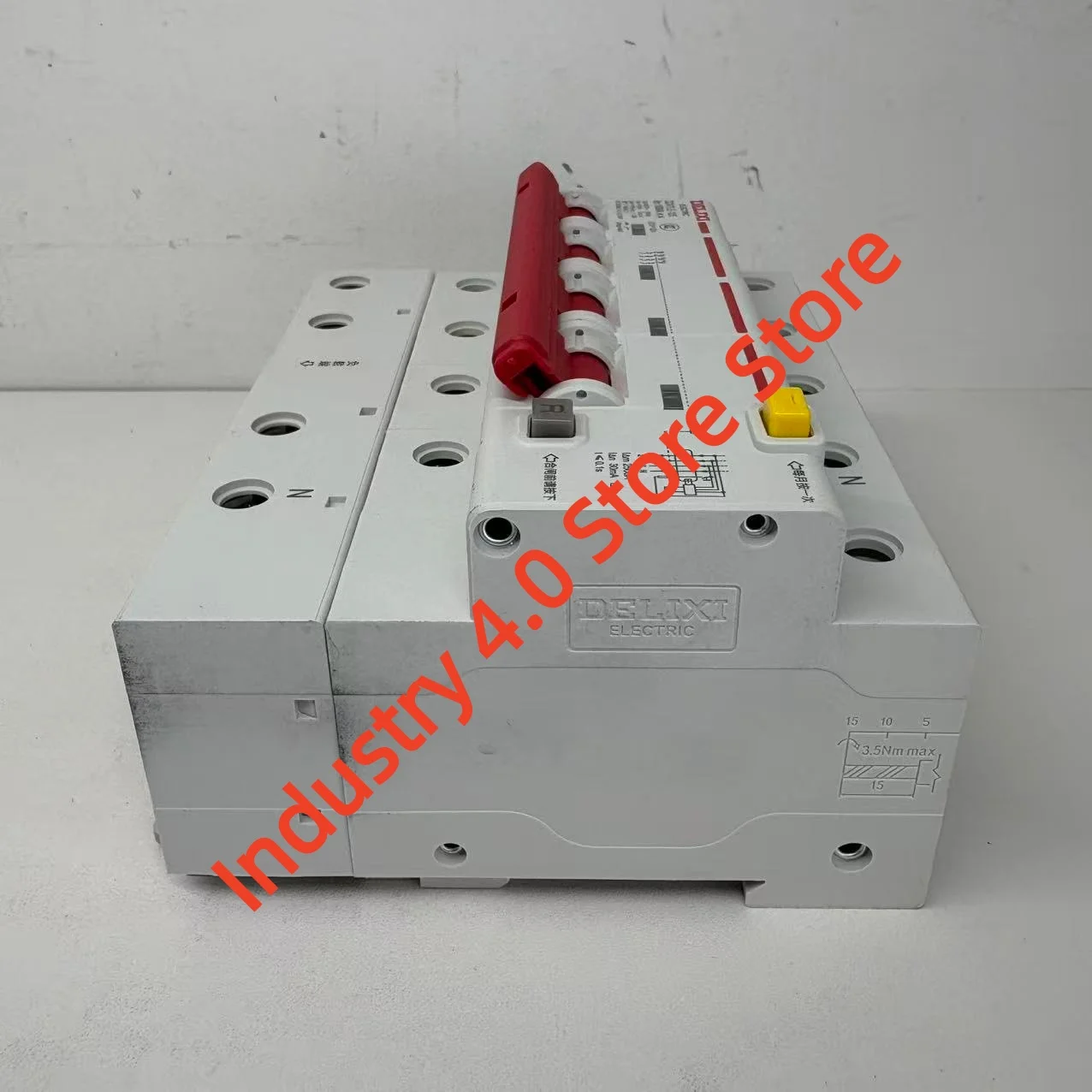 DZ47LE-125 4P 100A 새로운 DZ47LE-125 4P 80A 회로 차단기 박스 내