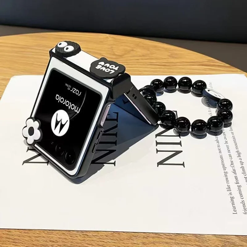 Ovitek za telefon Motorola Razr 40Ultra in moto Razr 50 Ultra 2024 z zapestnico in verižico v korejskem kawaii vzorcu cvetja in premogovih kroglic._voghion.com