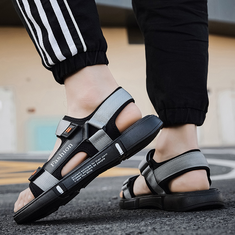 2025 Summer New Men's Sandals Fashionable Versatile Non-slip Deodorant Breathable Beach Shoes Men's Sandal