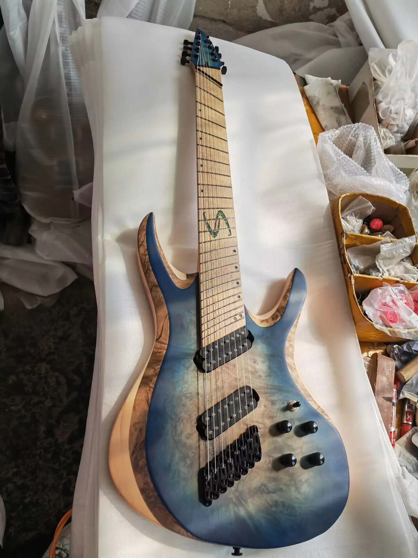 Skervesen Swan 8 Custom Made 8 String Fanned Electric Guitar