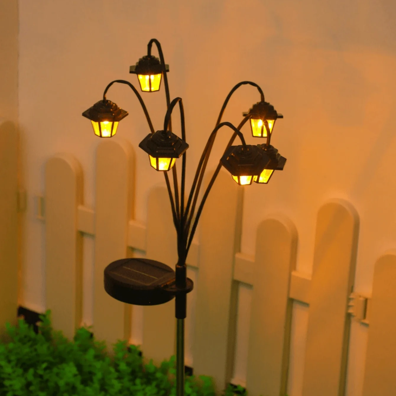 รูปสินค้า โคมไฟสวนสไตล์วินเทจ 3/6 LED โซลาร์เซลล์