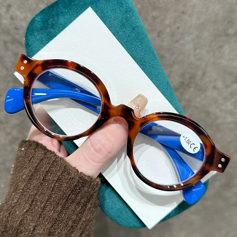 Vintage-Inspired Oversized Round Reading Glasses with Spring Leg and Anti-Blue Light Protection