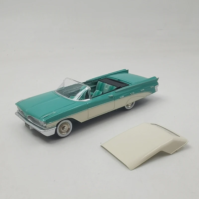 13.5CM Pontiac Bonneville Convertible Car 1959 Classic Car Model Metal Die-Cast & Toy Vehicle Adult Fans Collection Gift