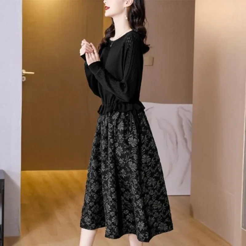 Spring and Autumn Women\'s Spliced Long Sleeve Round Neck Loose Knitted Underlay Drawstring Waistband Fashion Vintage Dress