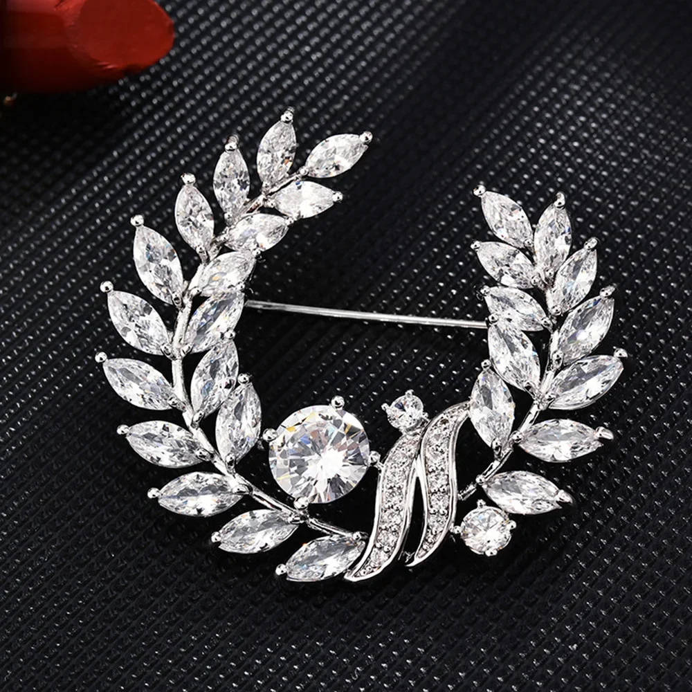 

Exquisite Crystal Olive Branch Garland Brooch for Women Safety Pin Silver Color Metal Corsage Wedding Accessories Jewelry