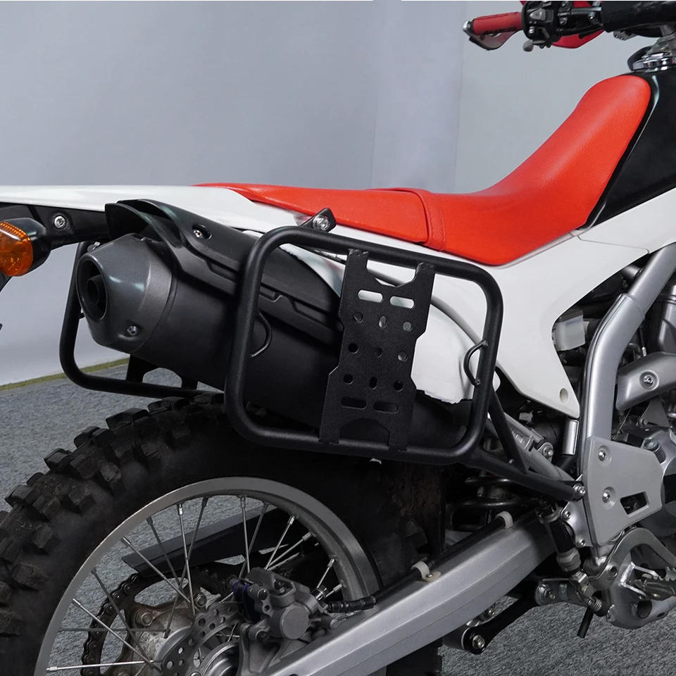 バイクアクセサリー カワサキ KLX230 2019-2022 KLX 230 トップケースリアキャリアサポートブラケット延長鋼オー  バイクラックサポートシェルフ リアテールラックスーツケース荷物 KLX 230 キャリアボード荷物ラック棚カワサキ KLX230 2 30L 車＆バイク  カワサキ KLX230 ... リアブラケット オートバイ後部座席荷物ラックキャリアラック に適合する KLX230 2019-2022 棚サポートホルダーブラケッ