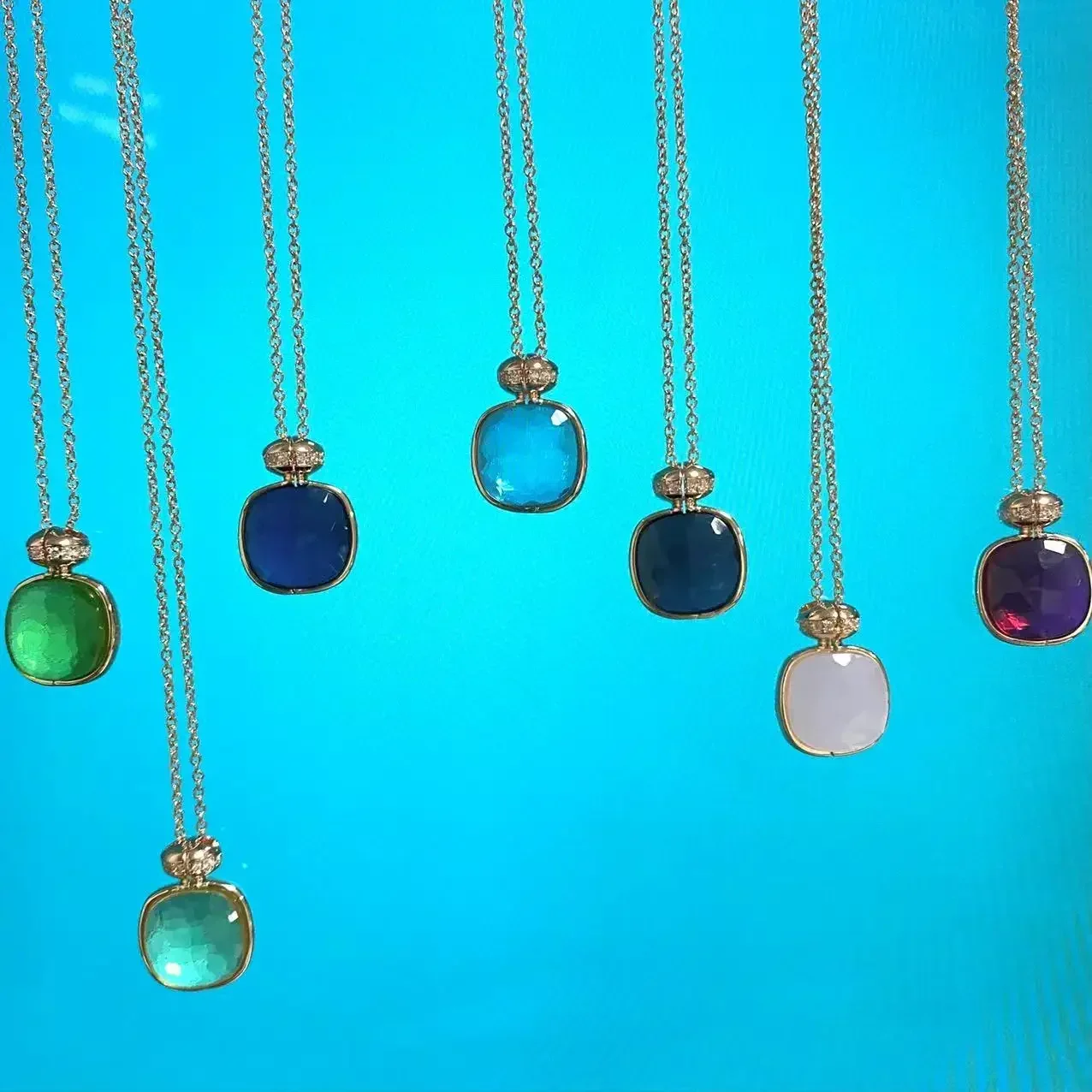 Classic Nudo Pendant Necklace for Women Light Blue Topaz Pendant Candy Color Perfume Bottle Shape Elegant Fashion Jewelry