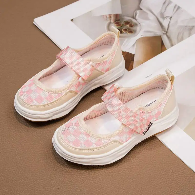 Рисунок 6 - Спортивная обувь для девочек