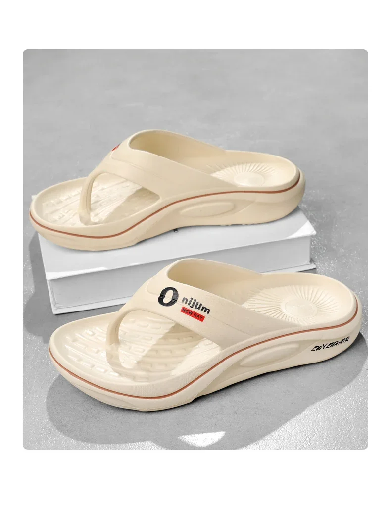 شباشب رجالية صيفية غير قابلة للانزلاق من مادة EVA صنادل منزلية خفيفة الوزن شرائح ناعمة عالية الجودة موضة حمام الشاطئ في الهواء الطلق