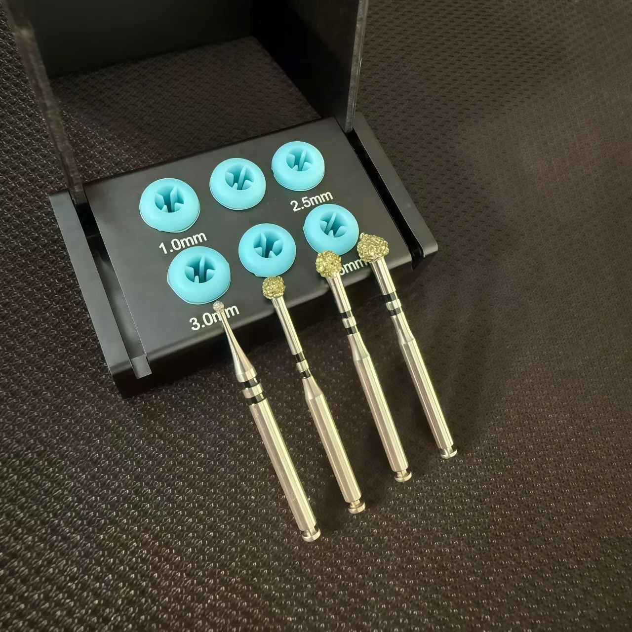 4-teiliges Dental-Degranulationsbohrer-Set, runde Kugelbohrer zur Gewebereinigung, Länge 31mm CA2.35mm, Laborwerkzeuge