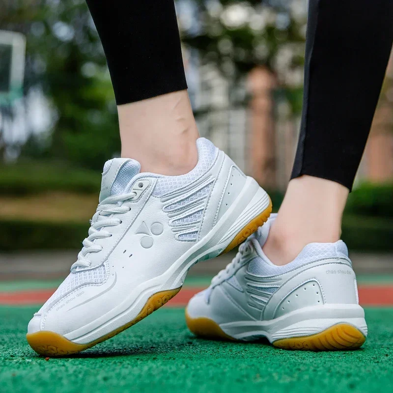 

New Badminton Shoes Men Women 35-44 Badminton Wears for Couples Anti Slip Tennis Shoes Quality Volleyball Sneakers