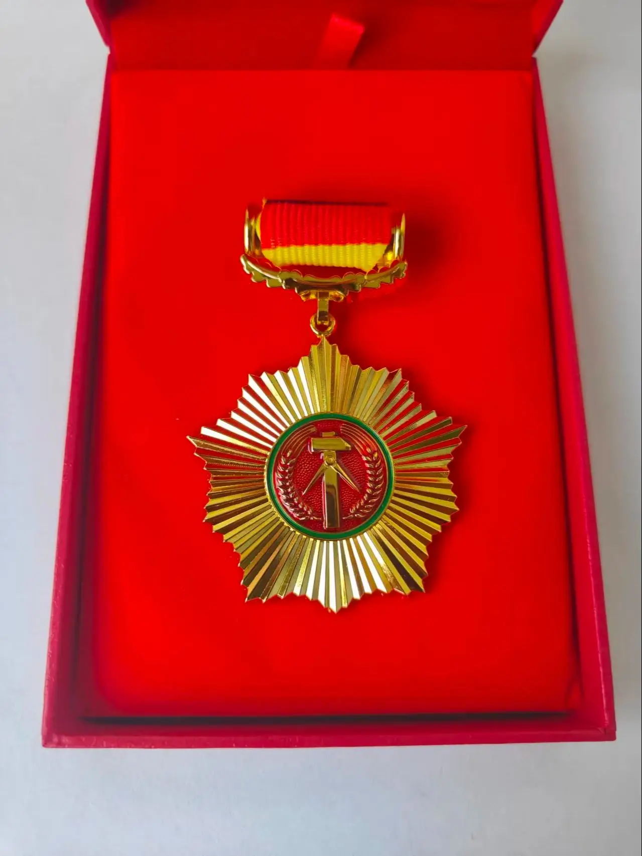 동독 메달 1세트, 독일민주공화국 메달, 독일민주공화국의 국토와 영웅을 위한 금메달, DDR 기념 메달 재현