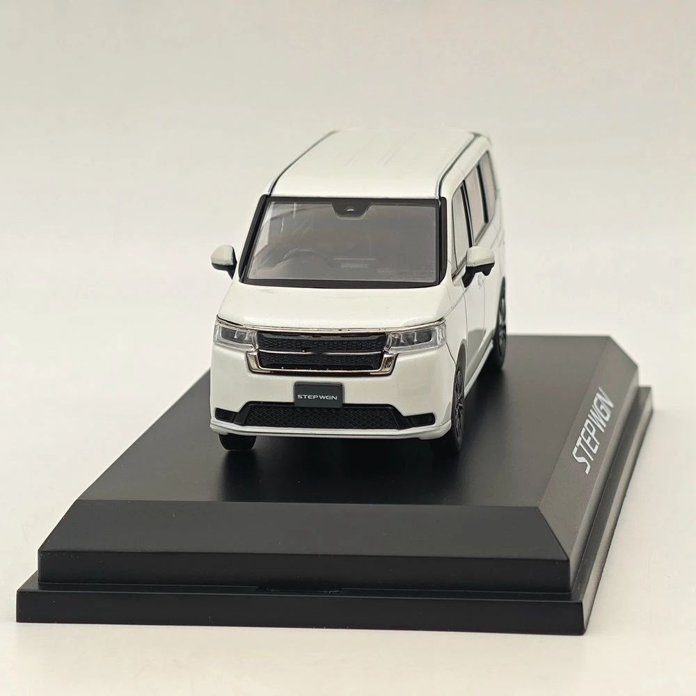 Hobby Japan 1:43 STEP WGN e:HEV SPADA Platinum White (P) HJ432004W