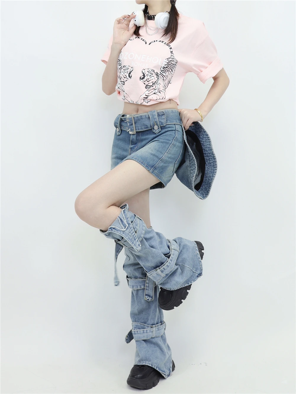 American Hiphop Streetwear Hot Girl Washed Denim Leg Warmer Knee Length Strap Pile Style Foot Sock Fashion Streetwear Leg Cover