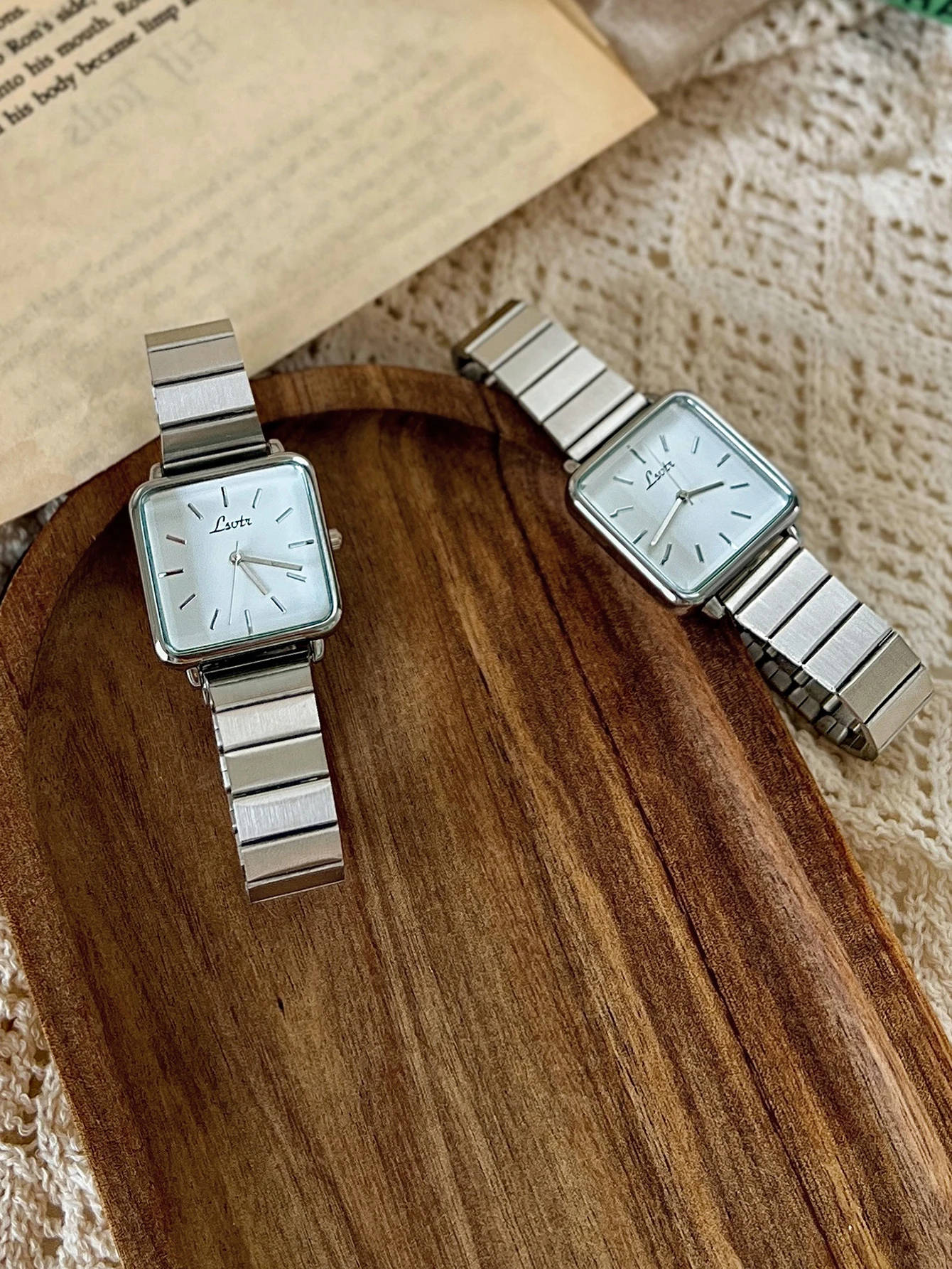 1 Piece of Gold Retro Simple and Elegant Women's Watch Stainless Steel Strap Quartz Watch Square Dial Casual Fashion Waterproof Women's Watch Suitable for Daily Wear Dinner and Other Occasions Decorative Wrist 3