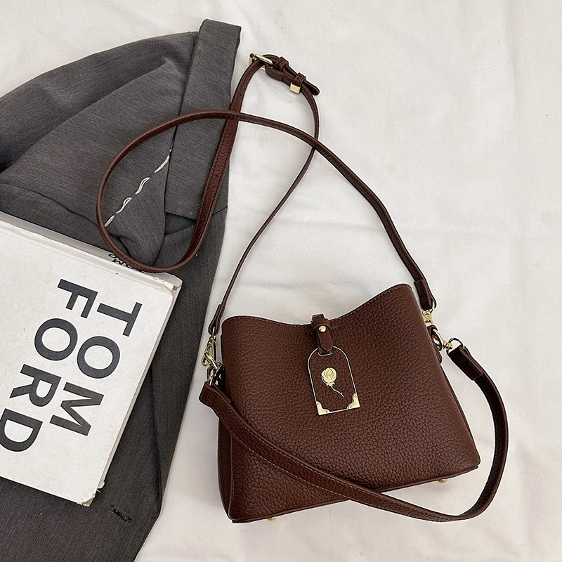 Women PU Leather Solid Color Shoulder Bag Large Capacity Shoulder Bag One Shoulder Bucket Bag for Travel Shopping Work Daily Use