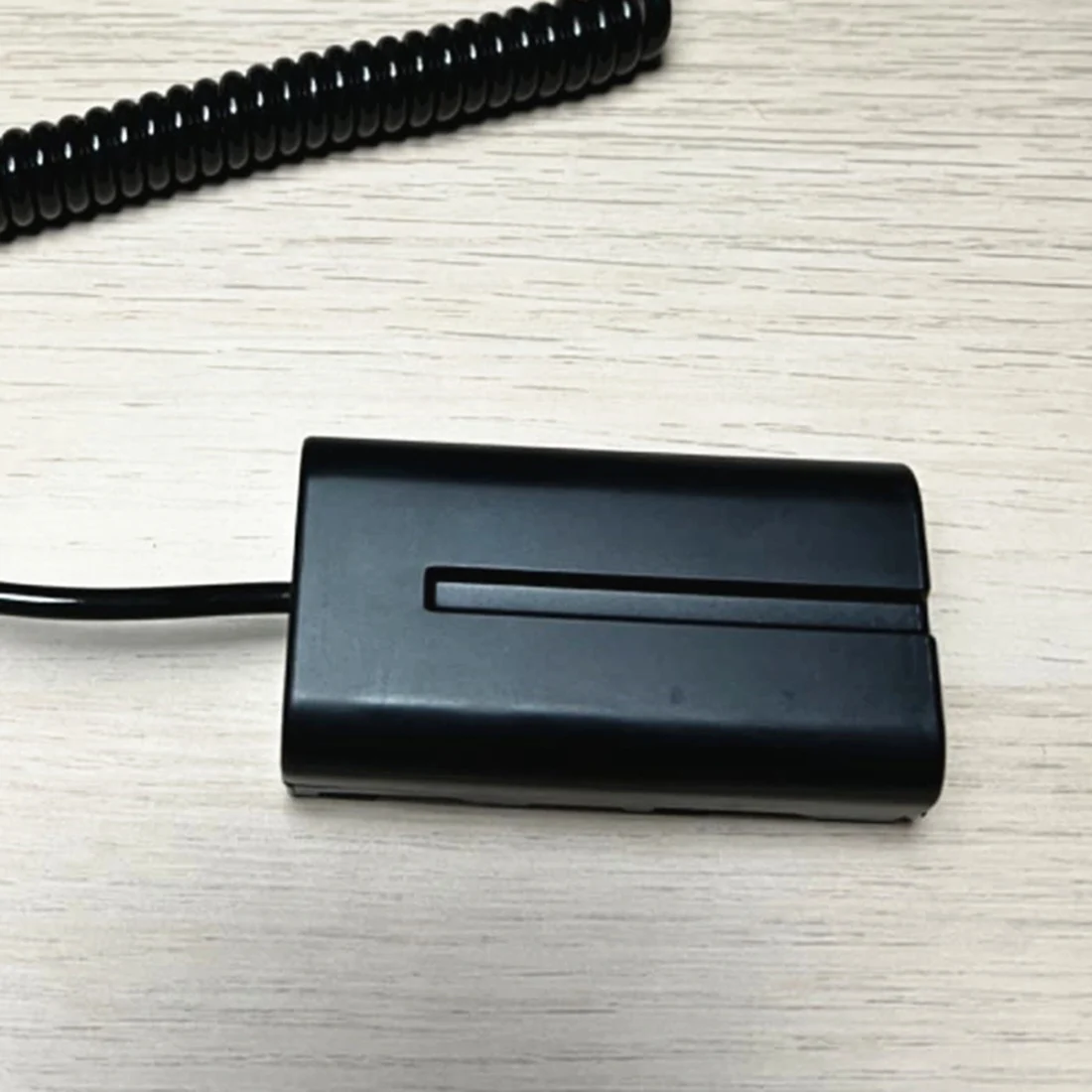 Coiled D-Tap to L-Series F550 Battery Dummy Cable for Sony Feelworld/Atomos Shinobi Small Hd/Andycine Camera Monitor