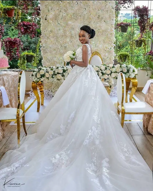 

Wedding Dress Ball Gown Designers Long Tail Gowns Floral Appliques Bridal New vestido de noiva