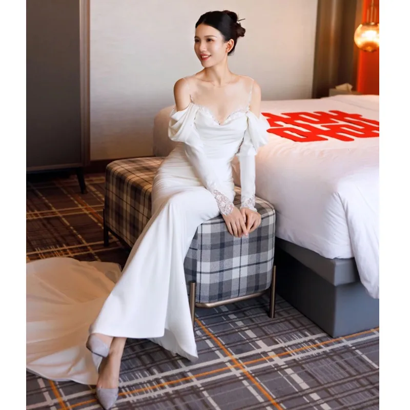 High-end And Fashion Wedding Dresses Wedding Bride French Minimalist White Slimming Fish Tail Long Sleeve - 3